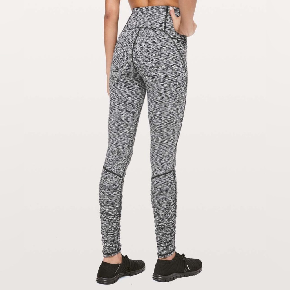 Lululemon women's grey black ready to rulu ruched leg leggings in size US 6 - Picture 2 of 10